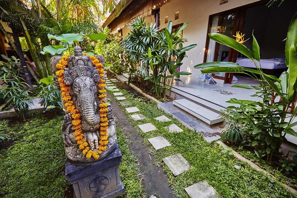 Matra Bali Guesthouse Canggu Esterno foto
